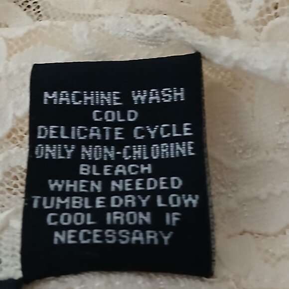 Maggie Barnes Top Size 0X Cardigan Topper White Lace Sheer Floral One Button - Picture 9 of 9